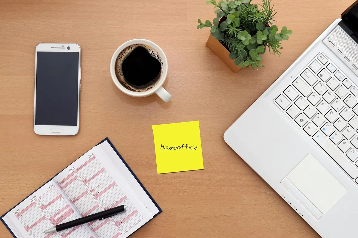 A Monthly Reset Checklist for Your Journal, Goals and Home Life